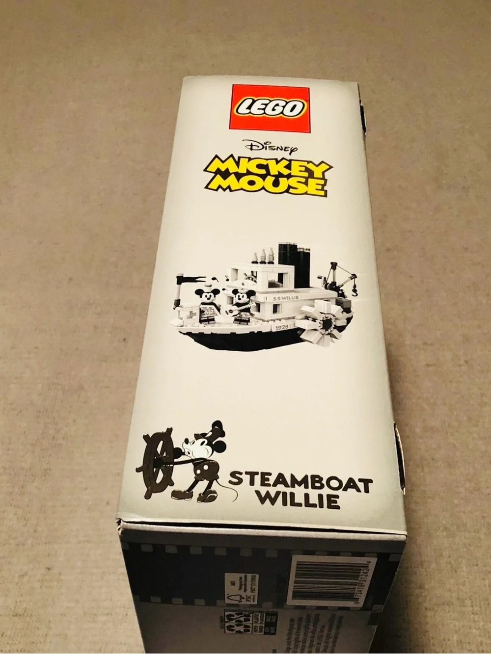 LEGO Mickey Mouse Steamboat Willie Set - Black, White